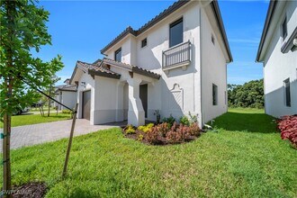 5840 Agostino Way in Ave Maria, FL - Foto de edificio - Building Photo