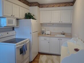 8521 Canaveral Blvd in Cape Canaveral, FL - Building Photo - Building Photo
