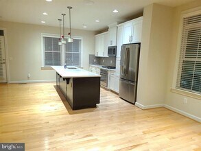 11402 Ridgeline Rd in Fairfax, VA - Building Photo - Building Photo