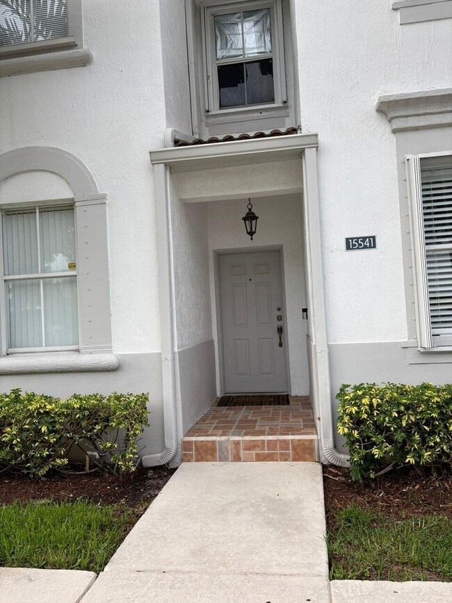 property at 15541 SW 40th St