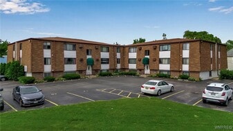 51 S 86th St in Niagara Falls, NY - Building Photo