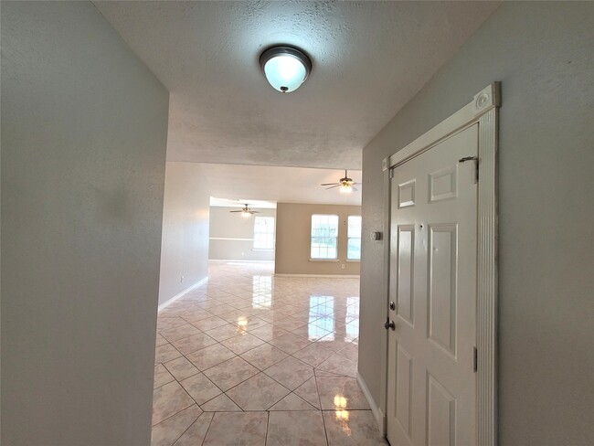 12626 Lacey Crest Dr in Houston, TX - Foto de edificio - Building Photo