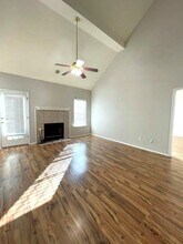 7111 Whifflewind Way in Austin, TX - Building Photo - Building Photo