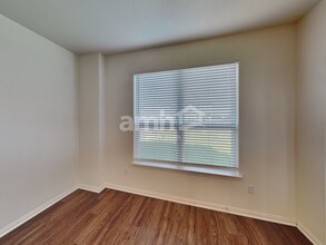 2708 Geronimo Creek in New Braunfels, TX - Foto de edificio - Building Photo