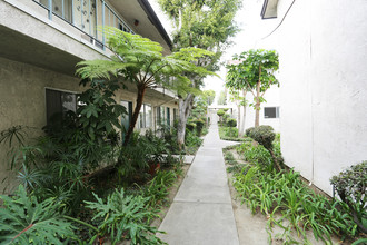 Kimberly Apartments in Downey, CA - Building Photo - Building Photo