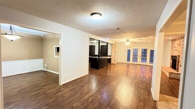 13914 Oakwood Ln in Sugar Land, TX - Foto de edificio - Building Photo