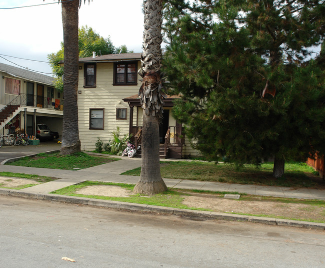 240 Mountain View Ave in Mountain View, CA - Building Photo - Building Photo