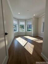 104-106-106 Warren St, Unit 3 in Boston, MA - Building Photo