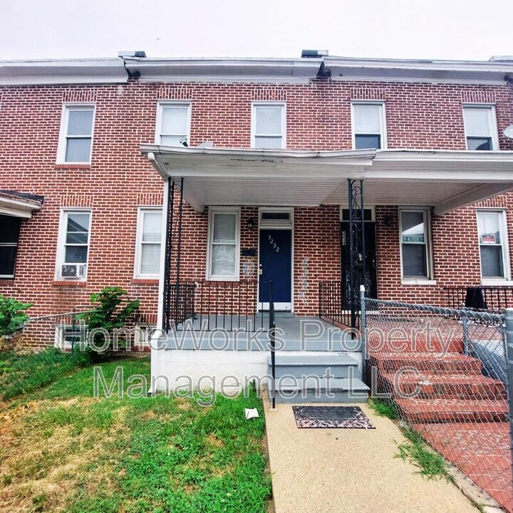 3232 Elmley Ave in Baltimore, MD - Foto de edificio