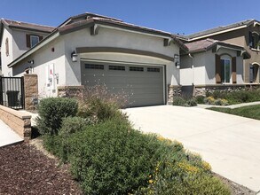 15342 Parsley Leaf Pl in Fontana, CA - Building Photo - Building Photo