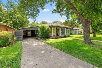 1211 S Church St in Georgetown, TX - Building Photo - Building Photo