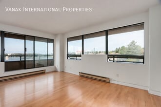 1026 Queens Ave in New Westminster, BC - Building Photo - Building Photo