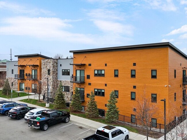 1401 S Rochester Rd in Rochester, MI - Building Photo - Building Photo
