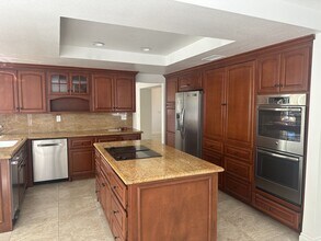 351 Peaceful Ct in Simi Valley, CA - Building Photo - Building Photo