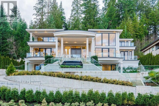 181 Stevens Dr in West Vancouver, BC - Building Photo - Building Photo