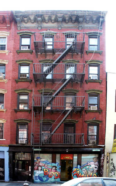 272 E Third St in New York, NY - Building Photo - Building Photo