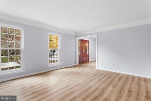 2807 Falling Brook Terrace in Adelphi, MD - Building Photo