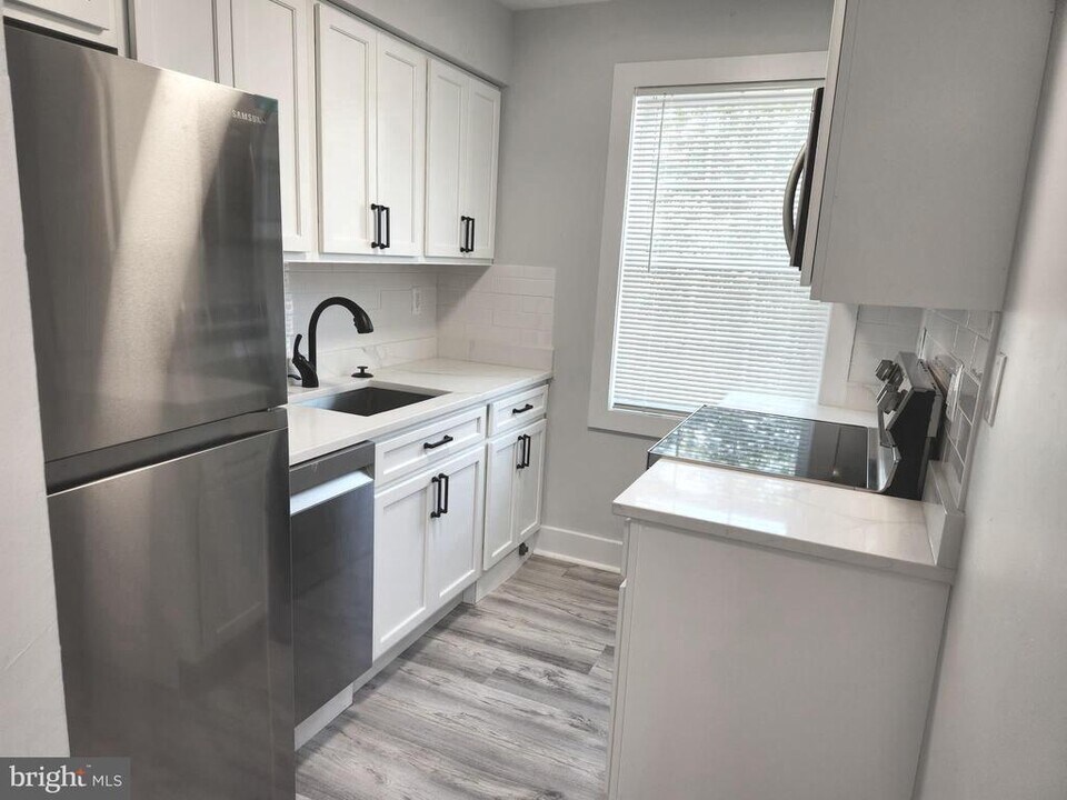 3809 V St SE in Washington, DC - Building Photo
