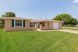 7204 Potomac Dr in Port Richey, FL - Building Photo - Building Photo