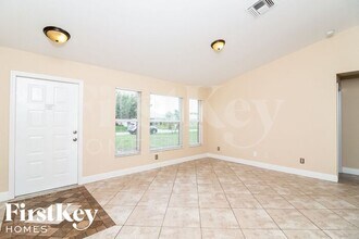 242 SW 34th Terrace in Cape Coral, FL - Building Photo - Building Photo