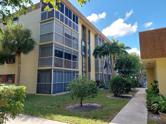 property at 367 S Federal Hwy