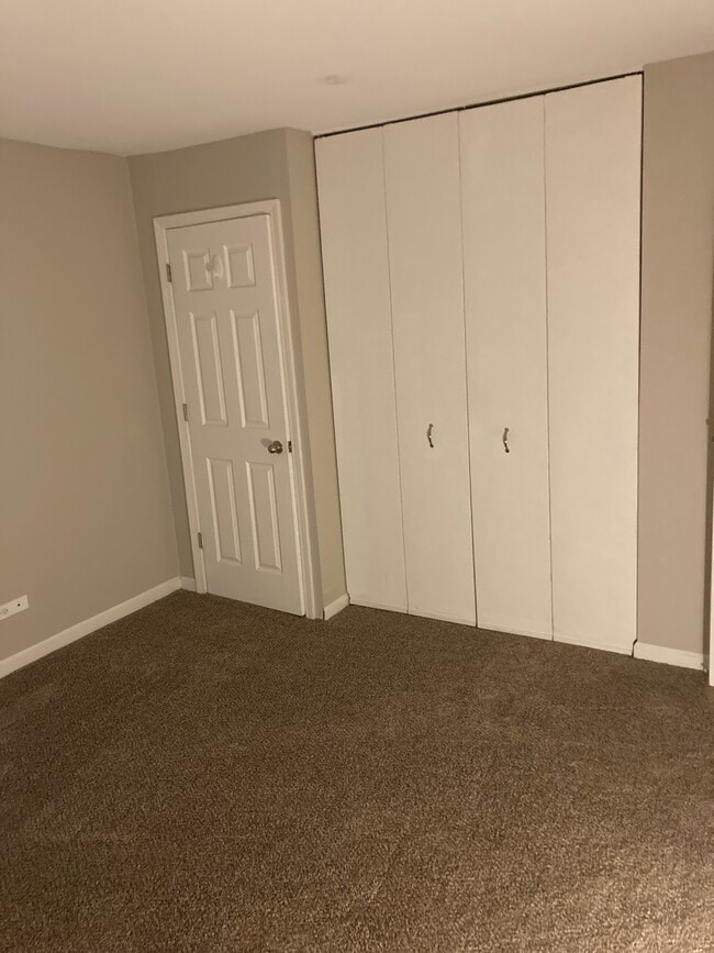 5854 Forest View Rd, Unit C in Lisle, IL - Building Photo - Building Photo