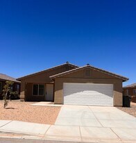 4512 S Desert Willow Wy in Yuma, AZ - Building Photo