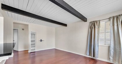 1238 Frances Rd in San Pablo, CA - Foto de edificio - Building Photo