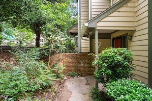 403 Broad Leaf Cir, Unit 403 in Raleigh, NC - Building Photo