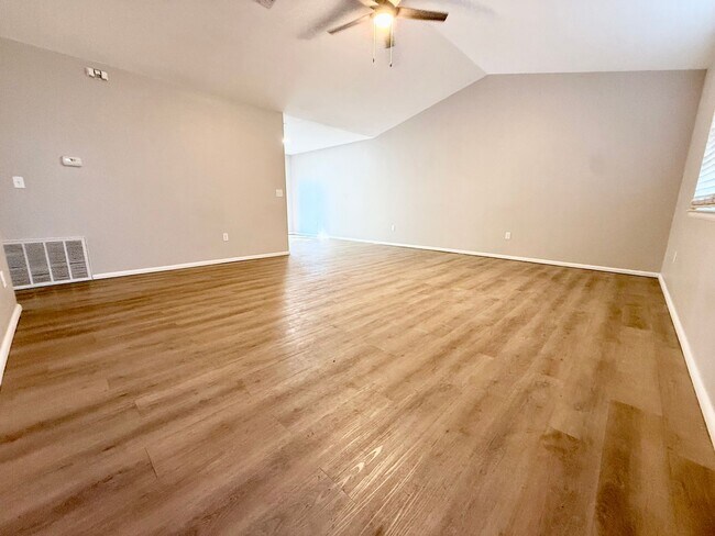 2607 NE Walker St in Bentonville, AR - Building Photo - Building Photo