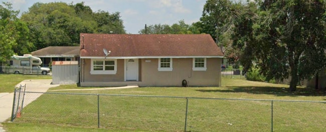 property at 2003 U.S. Hwy 17-92 N