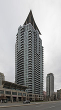 1 Elm Dr W in Mississauga, ON - Building Photo - Building Photo