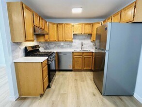 1336 Wakeby Ln in Schaumburg, IL - Building Photo - Building Photo