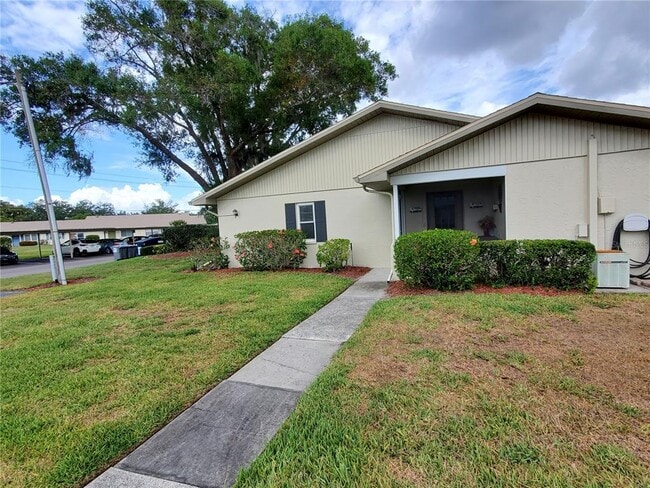 property at 1905 Canterbury Ln
