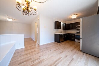 1618 Johnson St NE in Minneapolis, MN - Building Photo - Building Photo