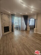 7218 Hillside Ave in Los Angeles, CA - Building Photo - Building Photo