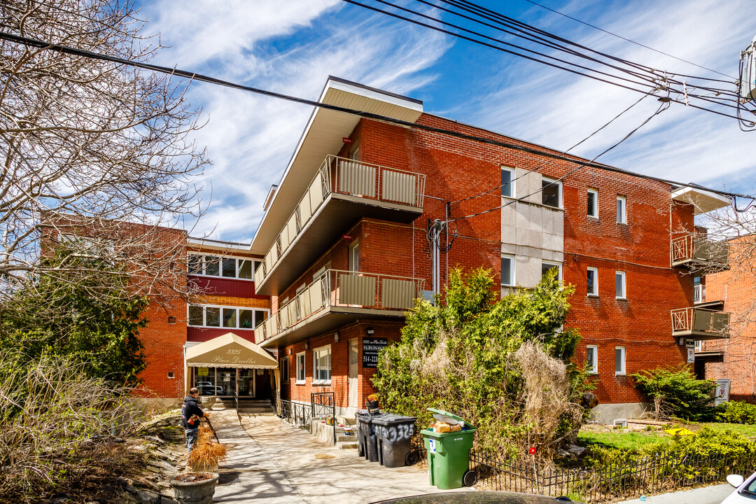 3325 Decelles Pl in Montréal, QC - Building Photo