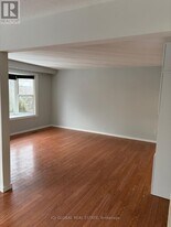 452 Elizabeth St in Oshawa, ON - Building Photo