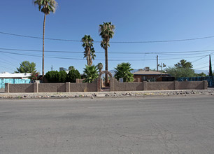 Casa Collins in Tucson, AZ - Building Photo - Building Photo