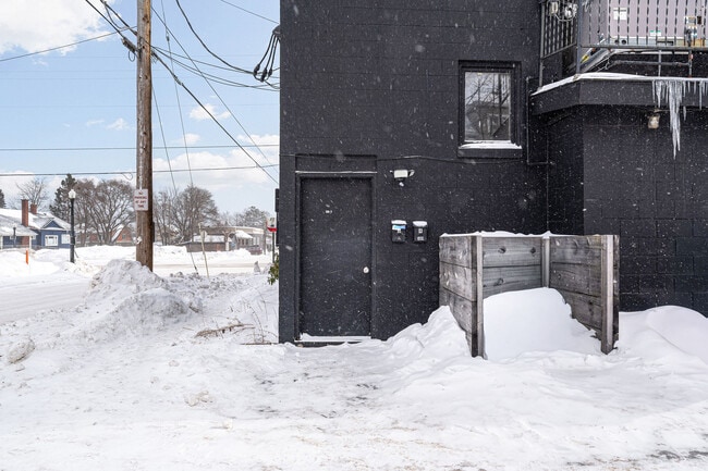 1127 N 3rd St, Unit 5 in Marquette, MI - Building Photo - Building Photo