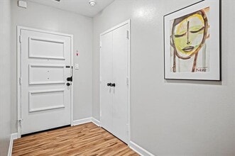 6211 W Northwest Hwy in Dallas, TX - Building Photo - Building Photo
