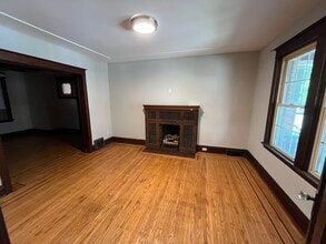 203 Fairleigh Av S in Hamilton, ON - Building Photo - Building Photo