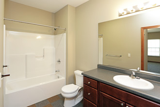 Harris Oak Hill Apartments in Cedar Rapids, IA - Building Photo - Interior Photo