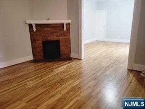 123 Sylvan St in Rutherford, NJ - Building Photo - Building Photo
