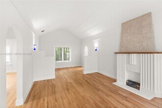 1222 Genoa St in Coral Gables, FL - Foto de edificio - Building Photo