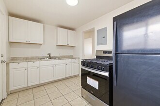 Remodeled 1 Bedroom 1 Bathroom with Easy Access  to Aurora Central and Downtown Denver! in Aurora, CO - Building Photo - Building Photo