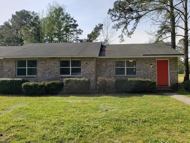 5438 Sidbury Rd in Castle Hayne, NC - Building Photo - Building Photo
