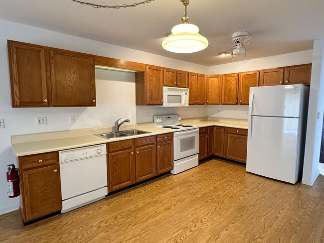 property at 7 Lakeshore Cir