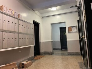 192 Garth Rd in Scarsdale, NY - Building Photo - Building Photo