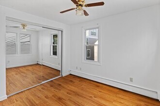 202 W 6th St, Unit 202 in Boston, MA - Foto de edificio - Building Photo